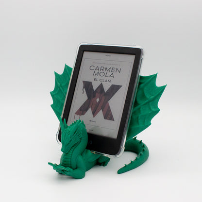 Dragón sujeta libros