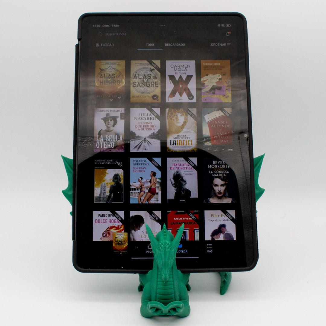 Dragón sujeta libros