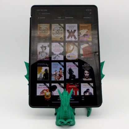 Dragón sujeta libros